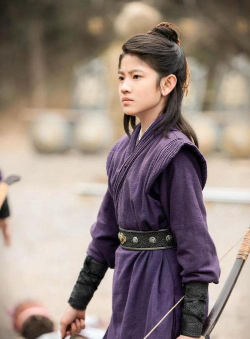 娱乐吃瓜女艺人红后,揭秘娱乐圈吃瓜女艺人崛起之路  第2张